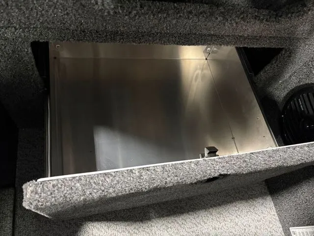 Slide: The Image of Lund Impact XS 1875 Sport 2025 - 17