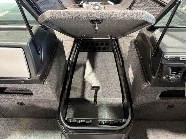 Slide: The Image of Lund Impact XS 1875 Sport 2025 - 24