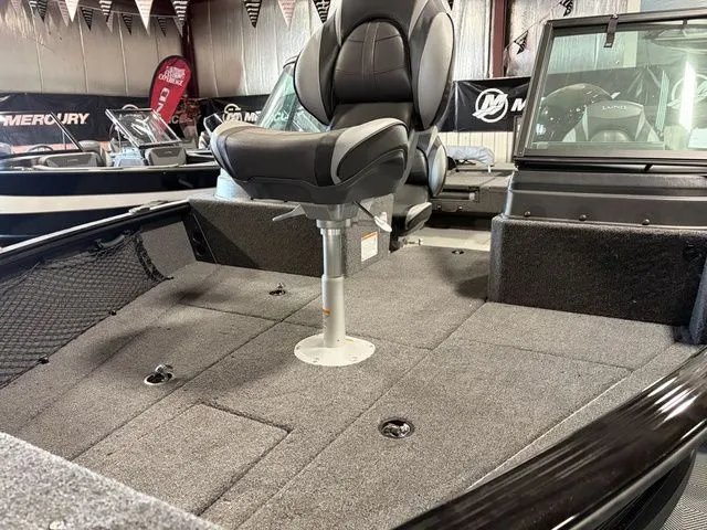 Slide: The Image of Lund Impact XS 1875 Sport 2025 - 4