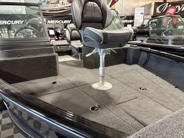 Slide: The Image of Lund Impact XS 1875 Sport 2025 - 5