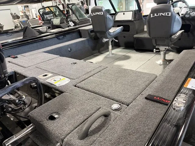 Slide: The Image of Lund Impact XS 1875 Sport 2025 - 6