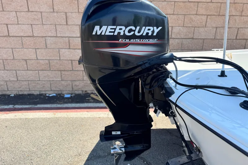 Slide: The Image of 2017 Mako Pro Skiff 17 CC with Mercury FourStroke outboard motor. - 6