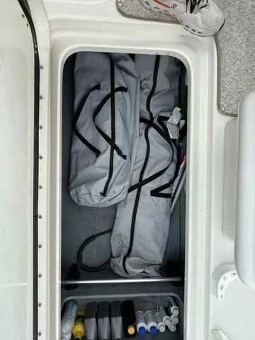 Slide: The Image of Sea Ray 245 Weekender 2000 - 12