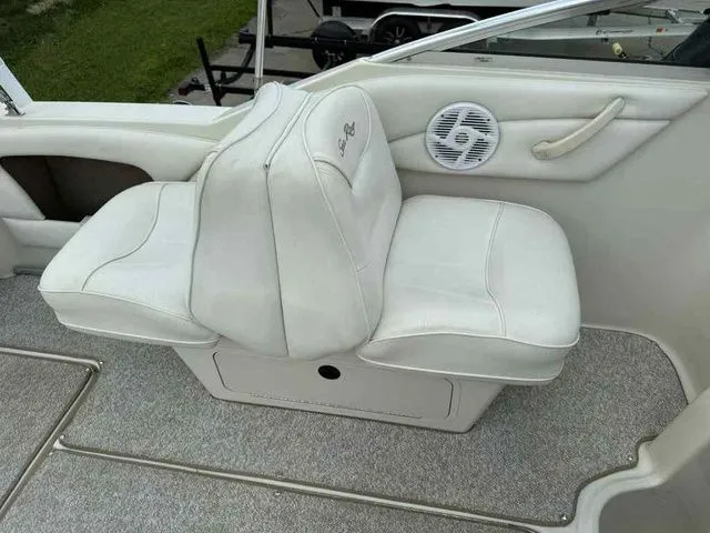 Slide: The Image of Sea Ray 245 Weekender 2000 - 13