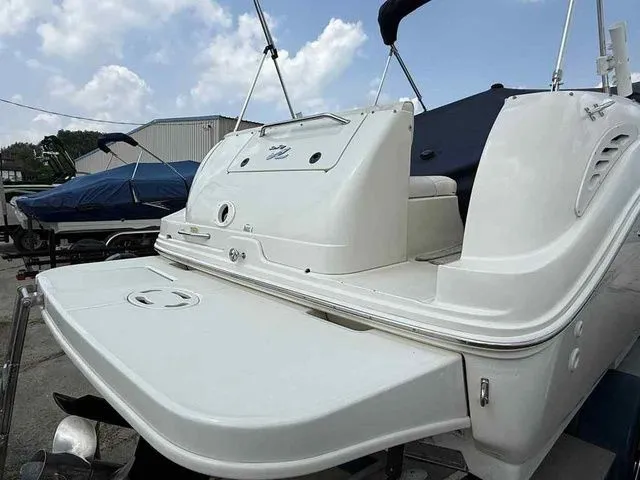 Slide: The Image of Sea Ray 245 Weekender 2000 - 17