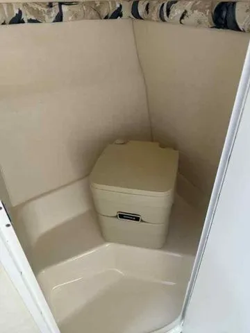 Slide: The Image of Sea Ray 245 Weekender 2000 - 7