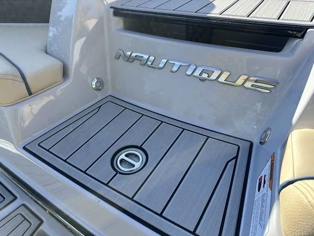 Slide: The Image of Nautique Super Air Nautique S23 2026 - 10