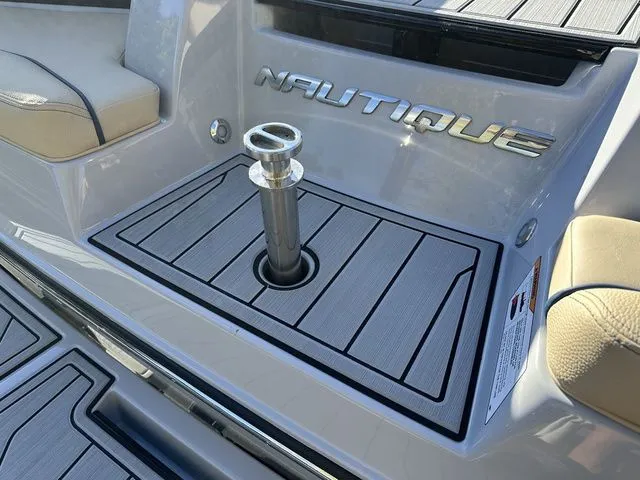 Slide: The Image of Nautique Super Air Nautique S23 2026 - 11