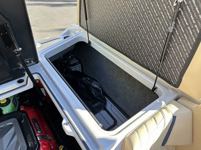 Slide: The Image of Nautique Super Air Nautique S23 2026 - 16