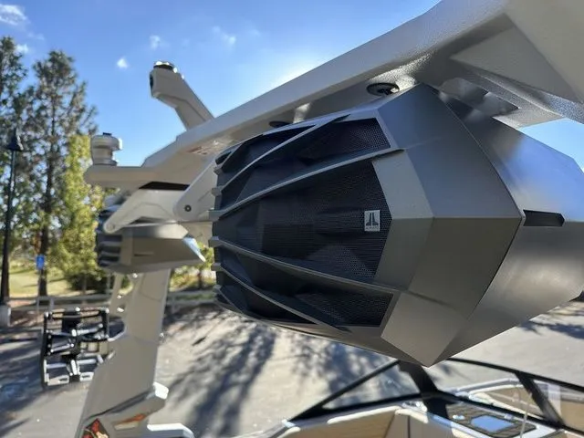Slide: The Image of Nautique Super Air Nautique S23 2026 - 20