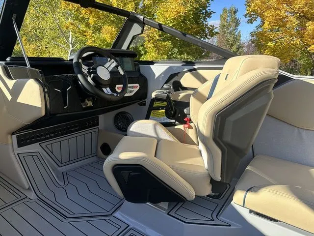 Slide: The Image of Nautique Super Air Nautique S23 2026 - 22