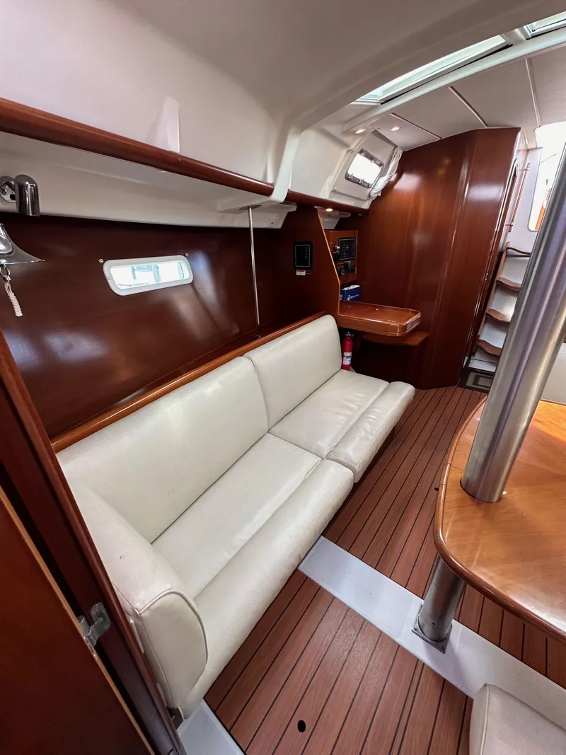 Slide: The Image of Beneteau 373 2005 - 51