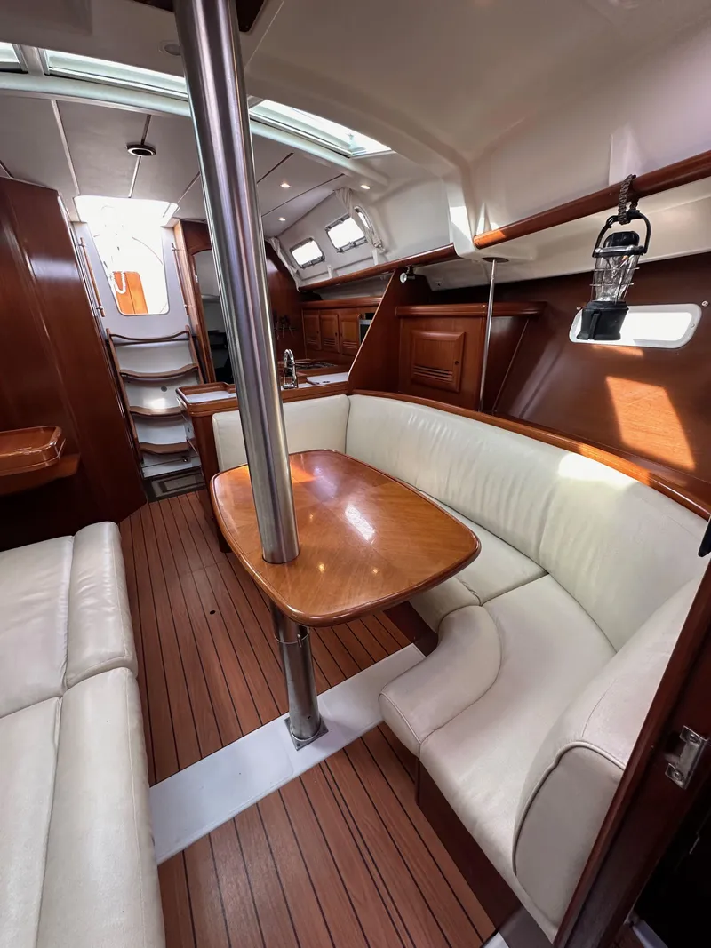 Slide: The Image of Beneteau 373 2005 - 52