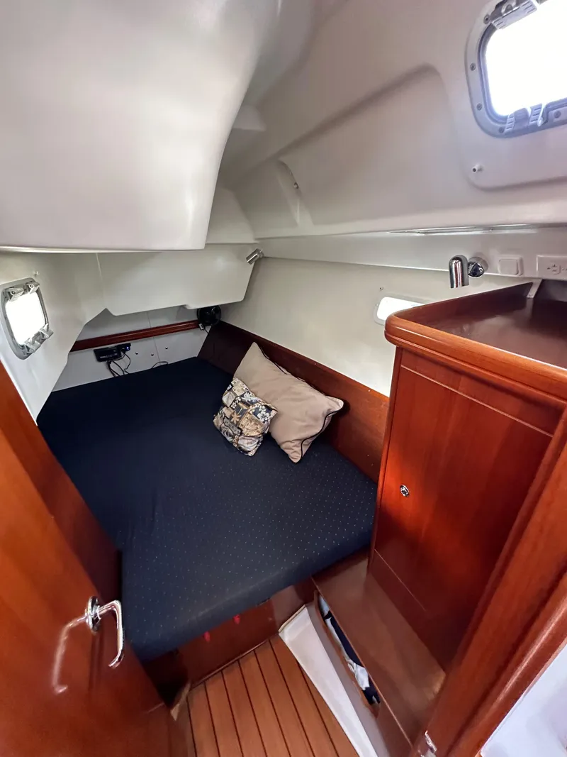 Slide: The Image of Beneteau 373 2005 - 57