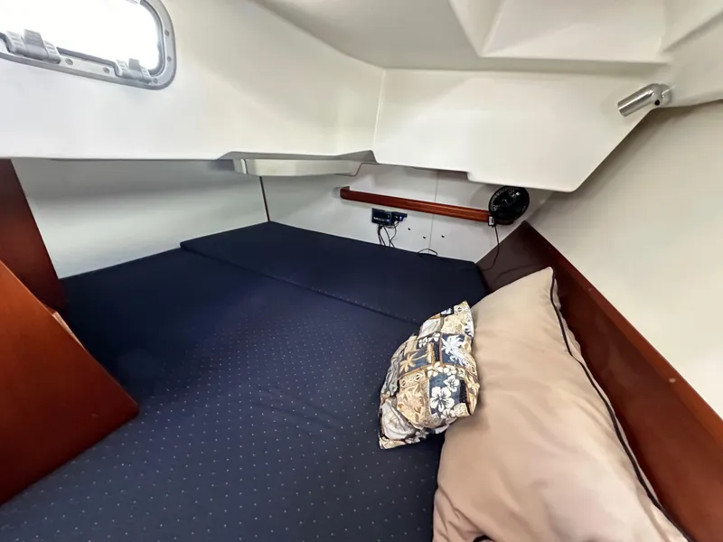 Slide: The Image of Beneteau 373 2005 - 58