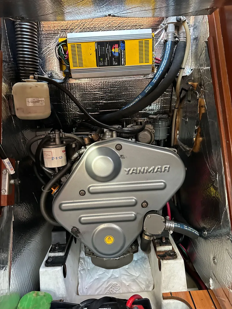 Slide: The Image of Beneteau 373 2005 - 60