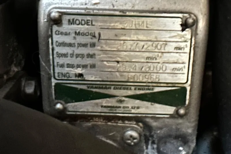 Slide: The Image of Beneteau 373 2005 - 68