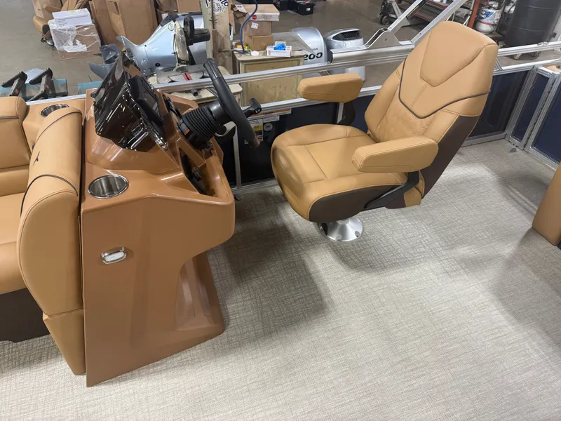 Slide: The Image of Tahoe Sport 2385 Swingback (VRB) & Honda 4-Stroke EFI 2026 - 10