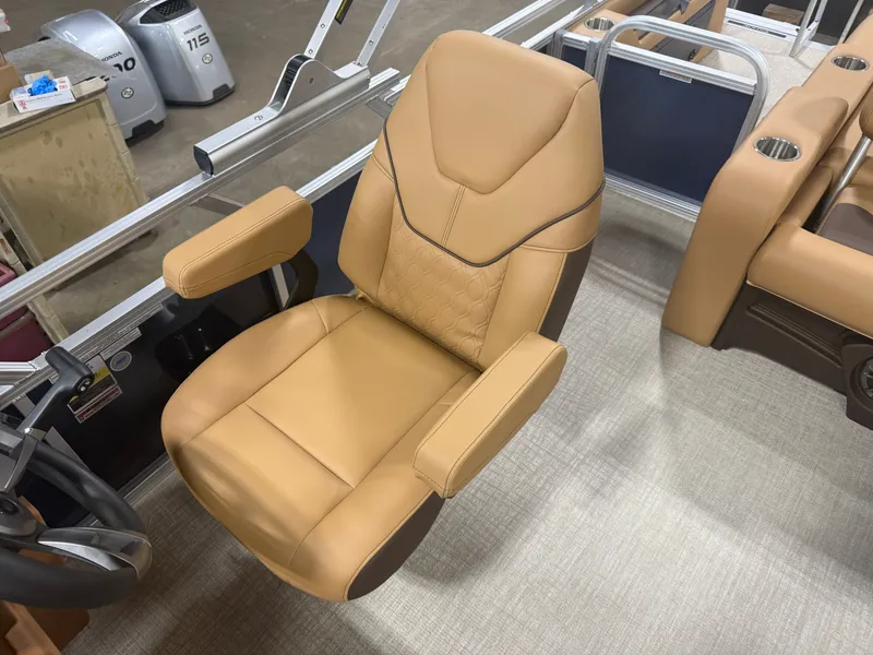 Slide: The Image of Tahoe Sport 2385 Swingback (VRB) & Honda 4-Stroke EFI 2026 - 11