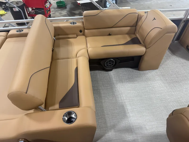 Slide: The Image of Tahoe Sport 2385 Swingback (VRB) & Honda 4-Stroke EFI 2026 - 18