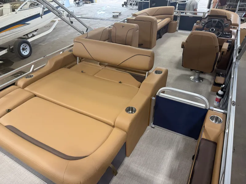 Slide: The Image of Tahoe Sport 2385 Swingback (VRB) & Honda 4-Stroke EFI 2026 - 23