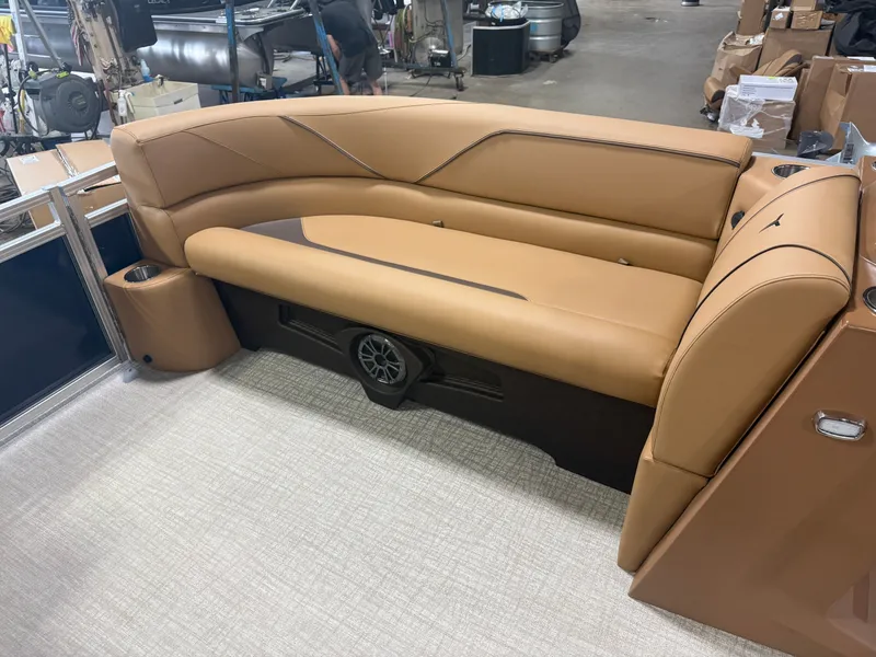 Slide: The Image of Tahoe Sport 2385 Swingback (VRB) & Honda 4-Stroke EFI 2026 - 31