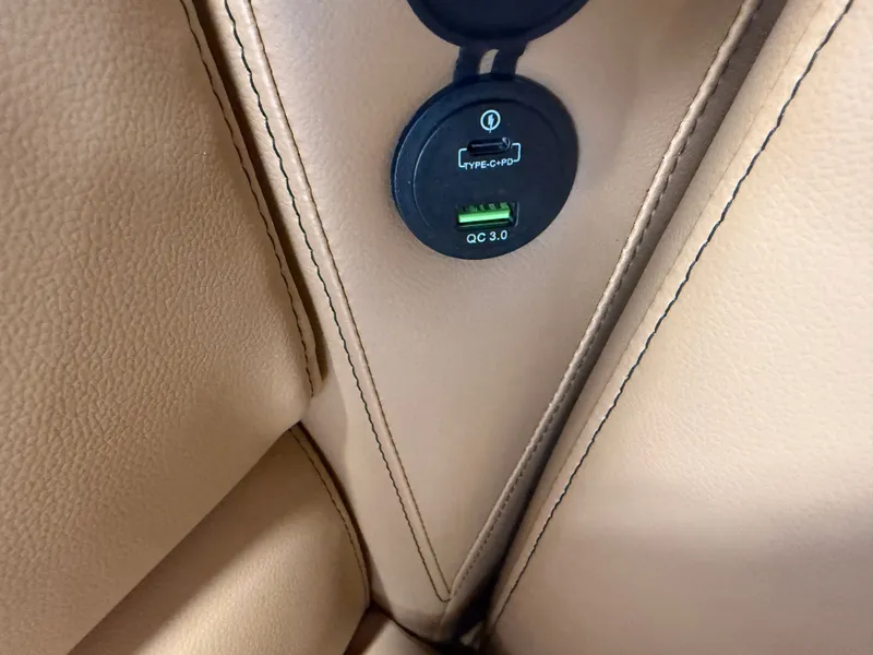 Slide: The Image of Tahoe Sport 2385 Swingback (VRB) & Honda 4-Stroke EFI 2026 - 32