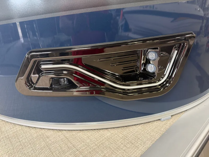 Slide: The Image of Tahoe Sport 2385 Swingback (VRB) & Honda 4-Stroke EFI 2026 - 36