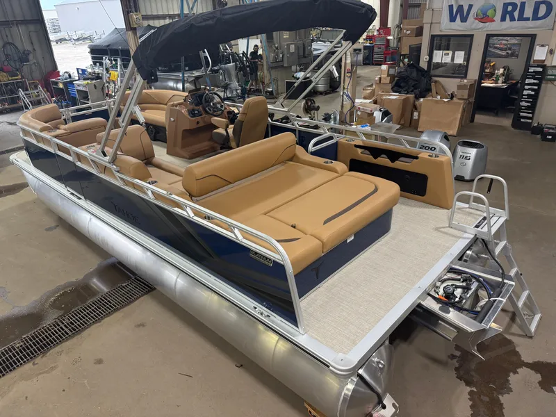 Slide: The Image of Tahoe Sport 2385 Swingback (VRB) & Honda 4-Stroke EFI 2026 - 41