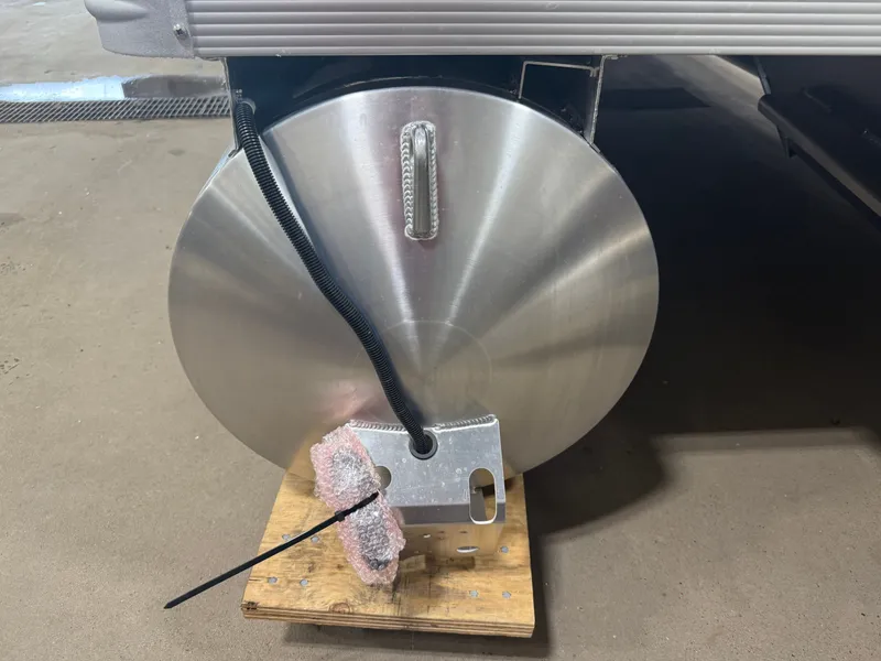 Slide: The Image of Tahoe Sport 2385 Swingback (VRB) & Honda 4-Stroke EFI 2026 - 42