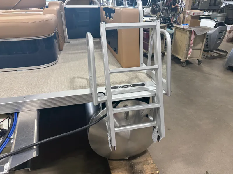 Slide: The Image of Tahoe Sport 2385 Swingback (VRB) & Honda 4-Stroke EFI 2026 - 44