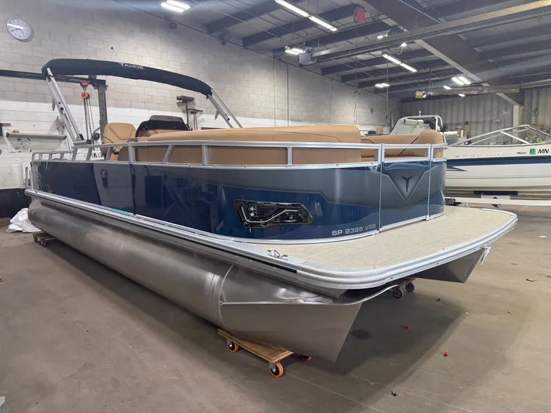 Slide: The Image of Tahoe Sport 2385 Swingback (VRB) & Honda 4-Stroke EFI 2026 - 48