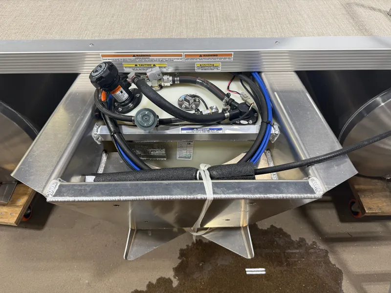 Slide: The Image of Tahoe Sport VRB 2385 Swingback & 4-Stroke $33995 2026 - 43