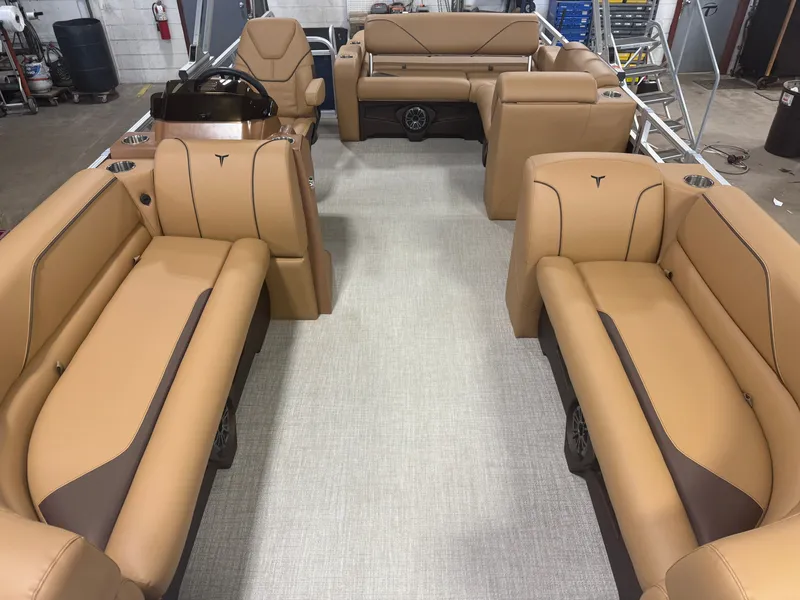 Slide: The Image of Tahoe Sport VRB 2385 Swingback & 4-Stroke $33995 2026 - 6