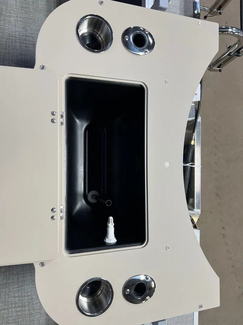 Slide: The Image of Tahoe Sport 2385 Rear Fish & Honda 4-Stroke EFI 2026 - 20