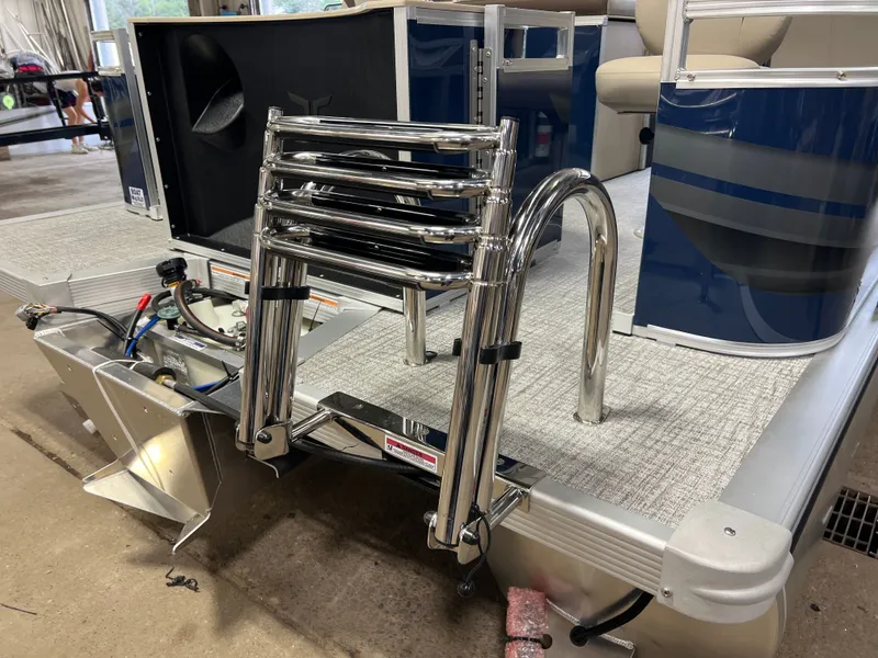 Slide: The Image of Tahoe Sport 2385 Rear Fish & Honda 4-Stroke EFI 2026 - 31