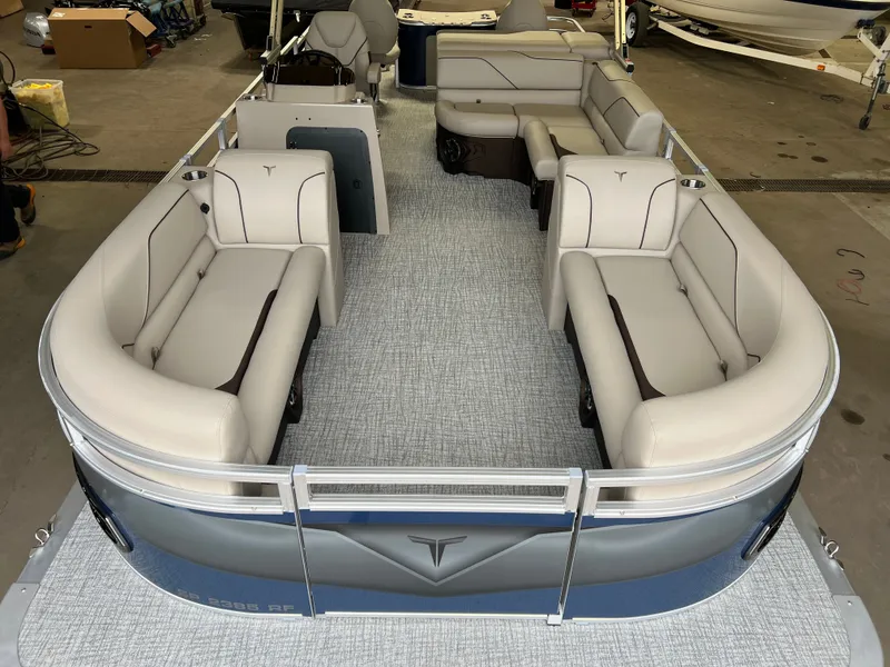 Slide: The Image of Tahoe Sport 2385 Rear Fish & Honda 4-Stroke EFI 2026 - 36