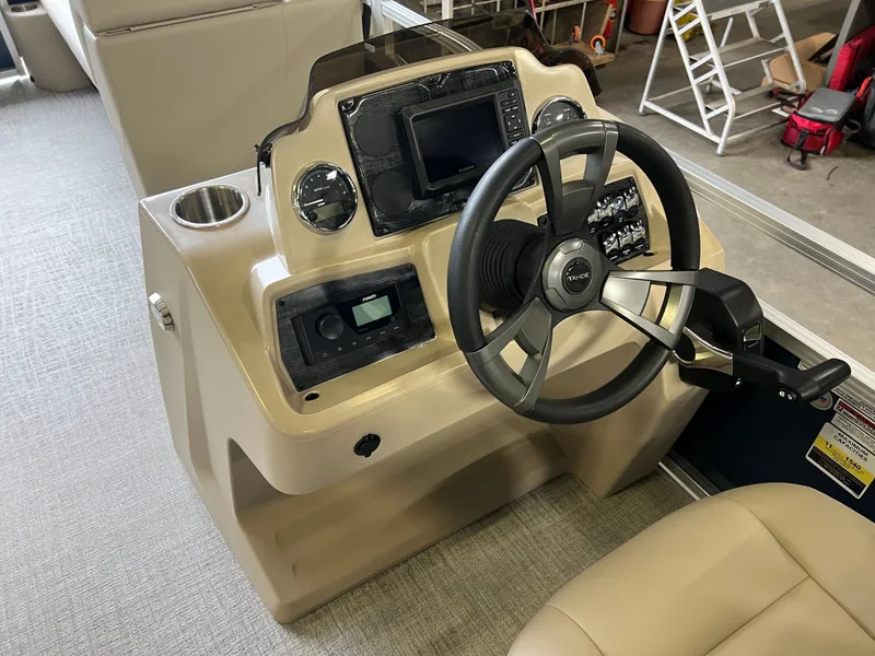 Slide: The Image of Tahoe Sport Rear Fish 2385 & 4-Stroke $33995 2026 - 12