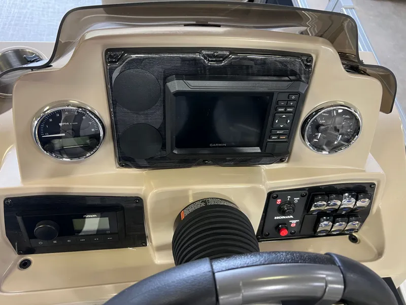 Slide: The Image of Tahoe Sport Rear Fish 2385 & 4-Stroke $33995 2026 - 13