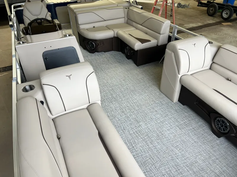 Slide: The Image of Tahoe Sport Rear Fish 2385 & 4-Stroke $33995 2026 - 26