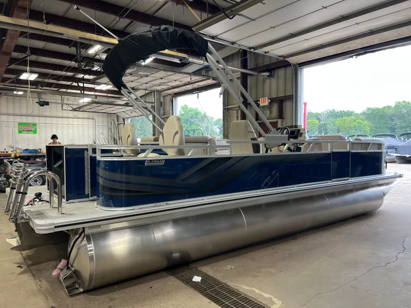 Slide: The Image of Tahoe Sport Rear Fish 2385 & 4-Stroke $33995 2026 - 32