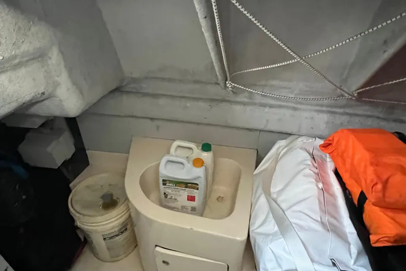 Slide: The Image of Lazaarette Sink - 20