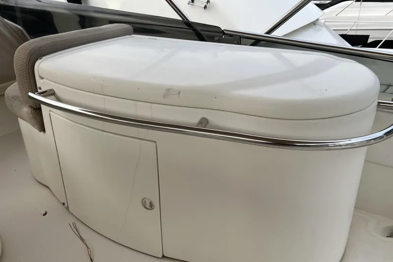 Slide: The Image of Flybridge Wet Bar / Grill - 29