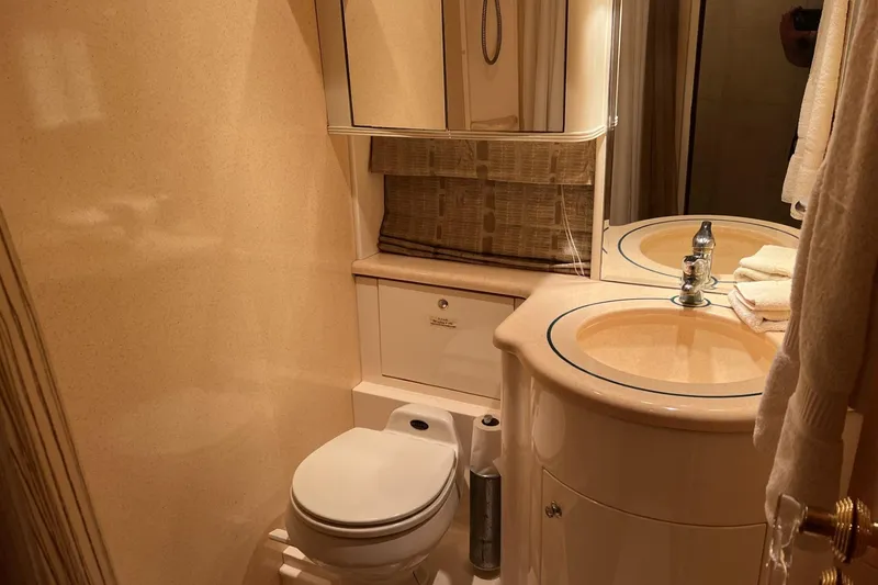 Slide: The Image of Ensuite Master Head - 83