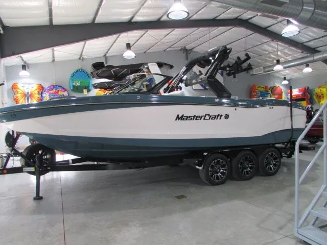Slide: The Image of MasterCraft X26 2025 - 1