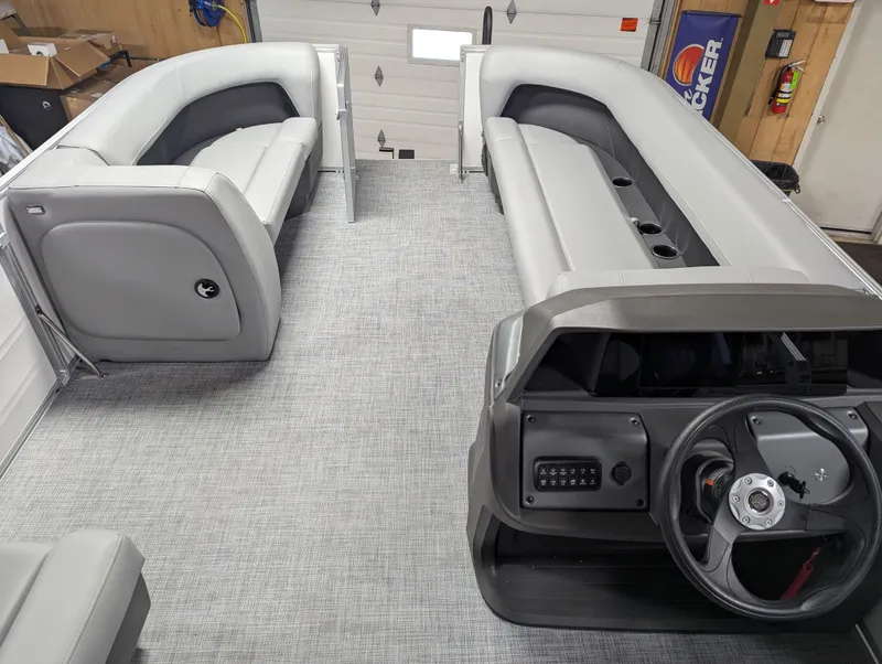 Slide: The Image of Sun Tracker Party Barge 18 DLX 2026 - 3