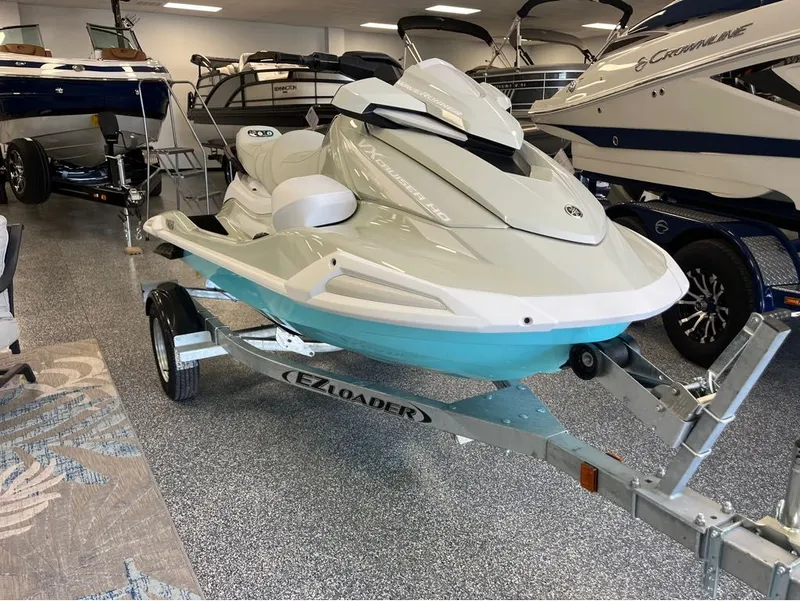 Slide: The Image of Yamaha VX Cruiser H.O. w/Audio 2025 - 1