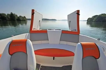 Slide: The Image of Sea Ray 185 Sport 2011 - 6