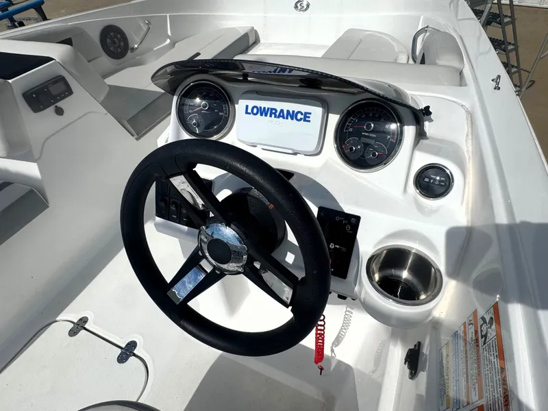 Slide: The Image of Hurricane SunDeck Sport 185 OB 2021 - 2