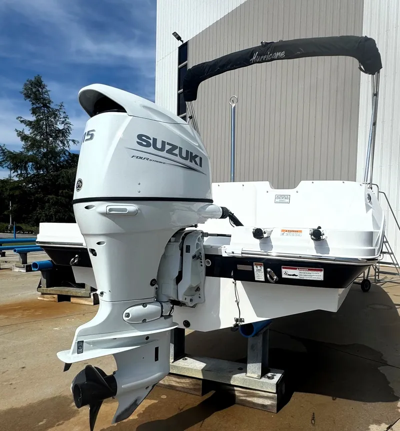 Slide: The Image of Hurricane SunDeck Sport 185 OB 2021 - 9